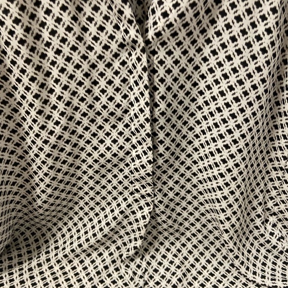 H&M sleeveless size 8 blouse - Picture 4 of 6